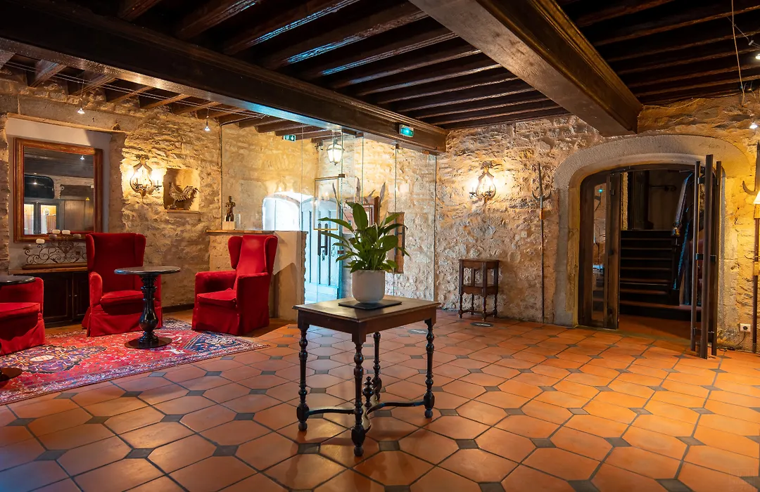 Best Western Plus Le Donjon - Cœur de La Cité Médiévale-1